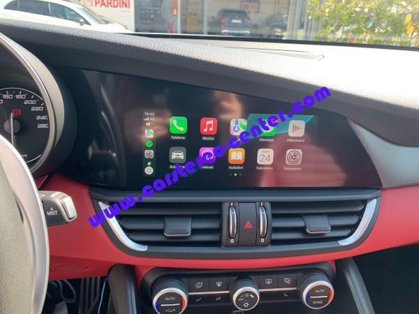 Alfa Romeo Giulia con carplay ed Android Auto