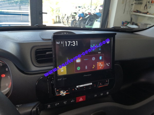 Pioneer AVHz7200DAB su Fiat Panda 