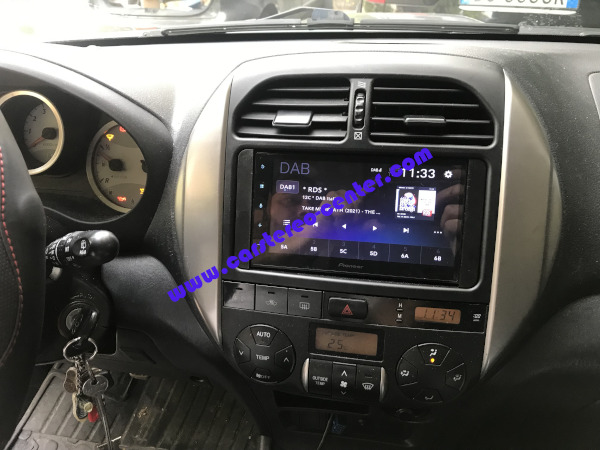 Rav4 con sistema 2DIN carPlay e Android Auto Pioneer 