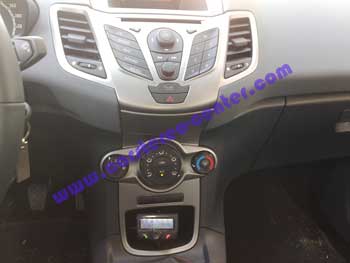 Ford Fiesta. Parrot CK 3100 Ford Fiesta: installazione vivavoce Parrot CK 3100