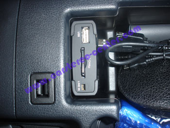 Interfaccia Nissan qashqai USB\iPod con cavi di collemganeto per aux-in 