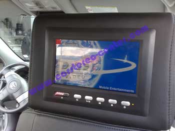 Poggiatesta con DVD e USB su Toyota RAV4