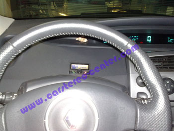 Renault Scenic con installazione viva voce bluetooth CK3100