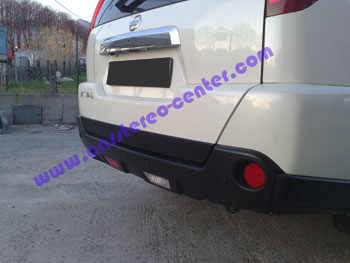 Montaggio sensori di parcheggio su Nissan X-Trail