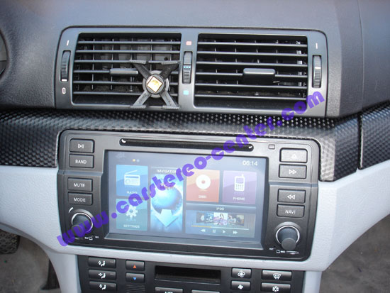 BMW serie 3 con navigatore Custom Fit 