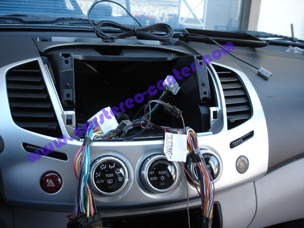 Installazione navigatore 2DIN su Mitsubishi L 200