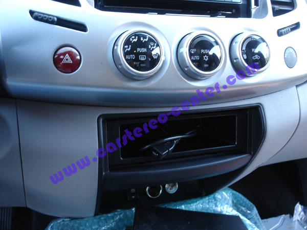 Presa USB su Mitsubishi L 200