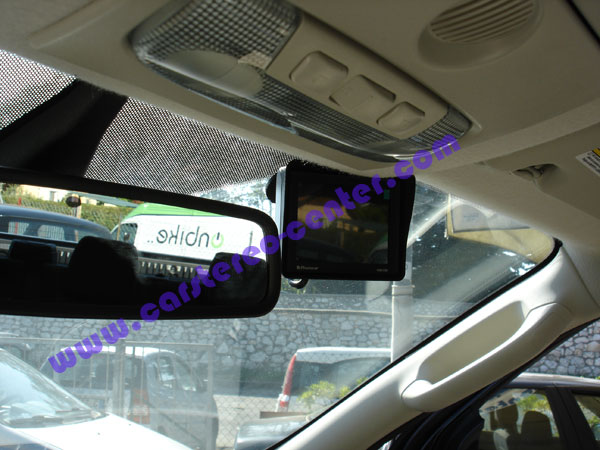 Monitor VM137 Phonocar per telecamera posteriore su Ford Ranger