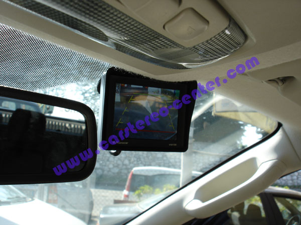Ford ranger con monitor e telecamera per visione posteriore