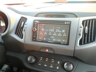 Navigatore Dymage NF640 da 6,1" su KIA Sportage